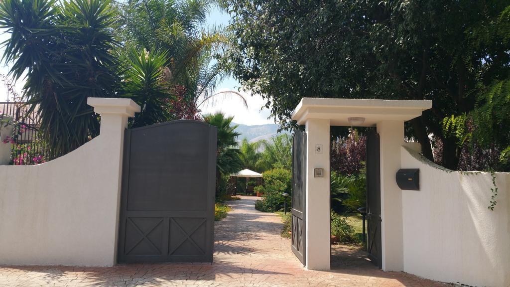 B & B Villa Flora Mondello Exterior photo