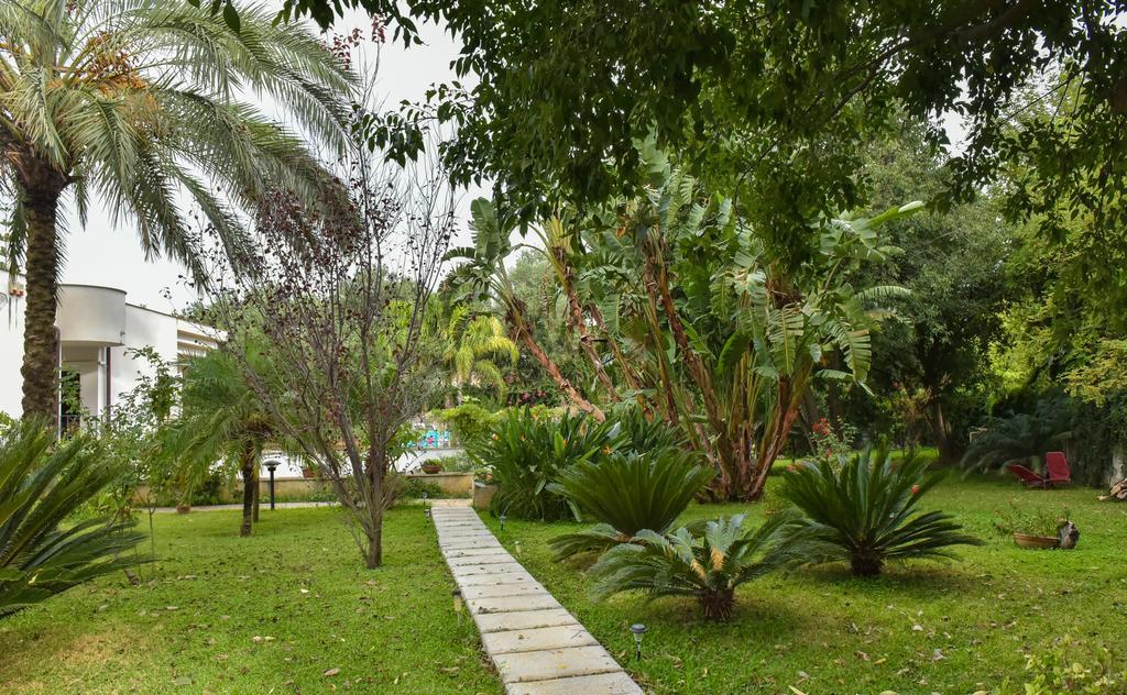 B & B Villa Flora Mondello Exterior photo
